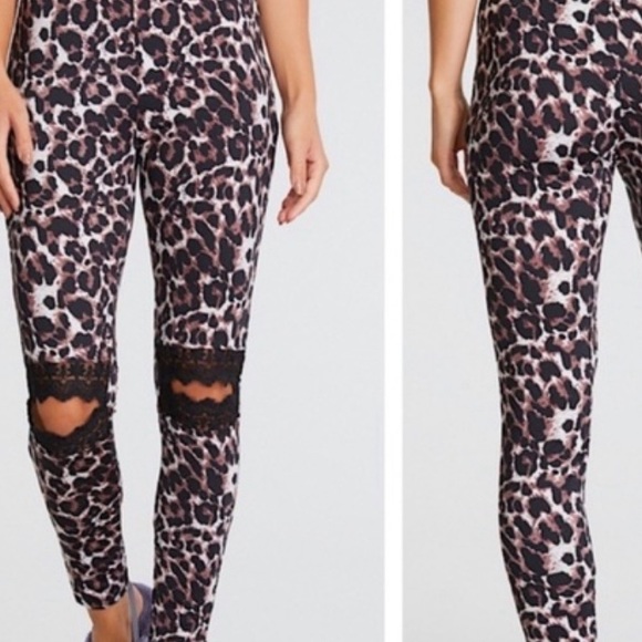 Black Lace Hem Open Knee Leopard Print Leggings - Picture 5 of 5